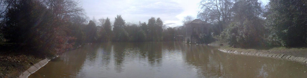 20100321birkenheadparkboathouse.jpg